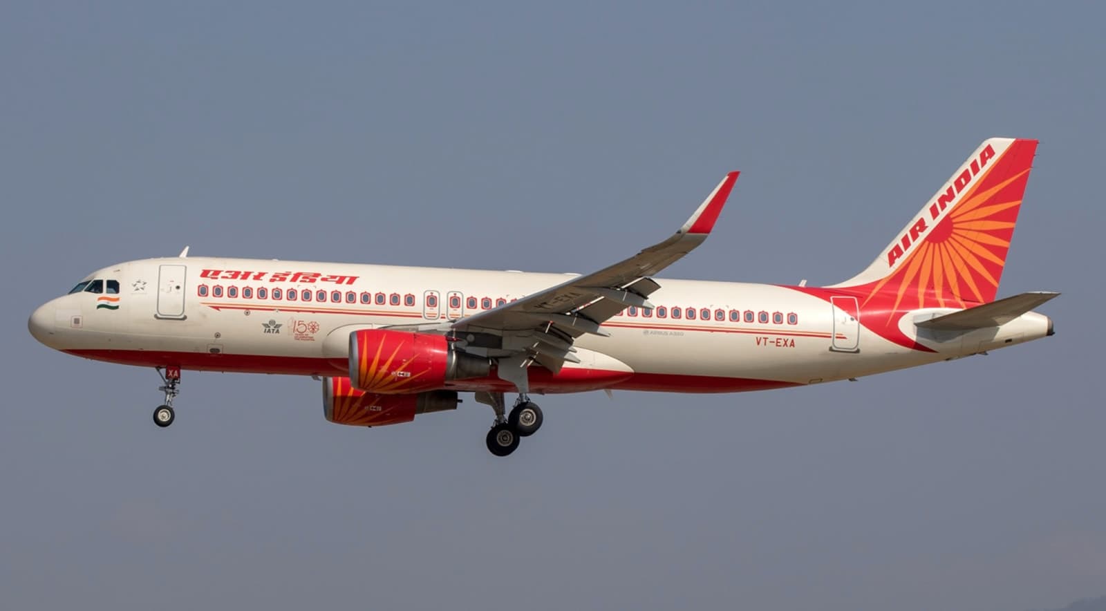Smoke Warning at FL360: Air India Express A320 Declares Emergency